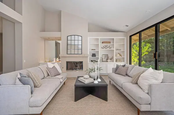 11380 Huntington Village LN, Gold River, CA 95670