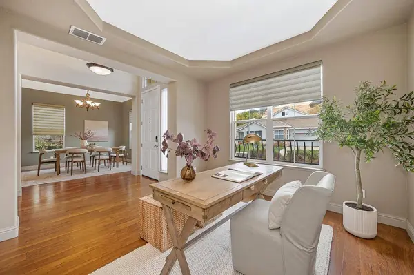 1123 Burwick LN, Folsom, CA 95630