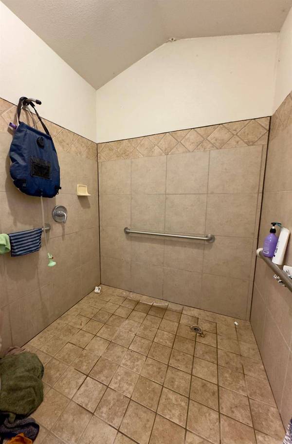 8233 Short RD, Sacramento, CA 95828