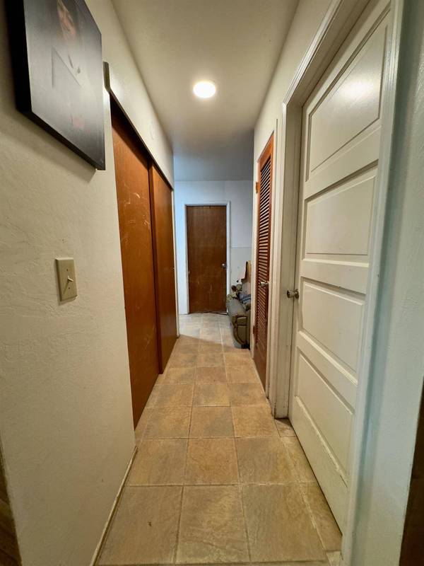 8233 Short RD, Sacramento, CA 95828