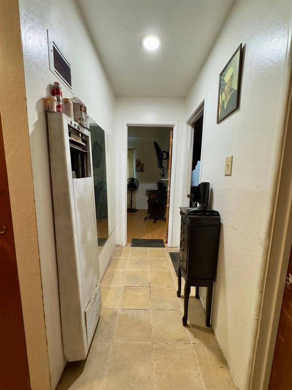 8233 Short RD, Sacramento, CA 95828