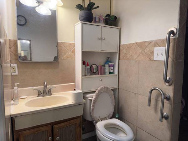 8233 Short RD, Sacramento, CA 95828