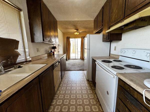 8355 Valley Lark DR, Sacramento, CA 95823