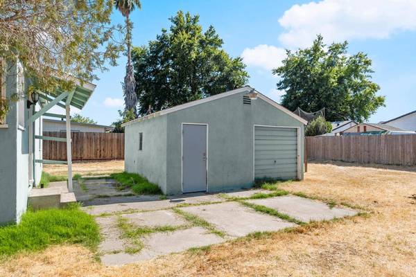 8372 Carlin AVE, Sacramento, CA 95823