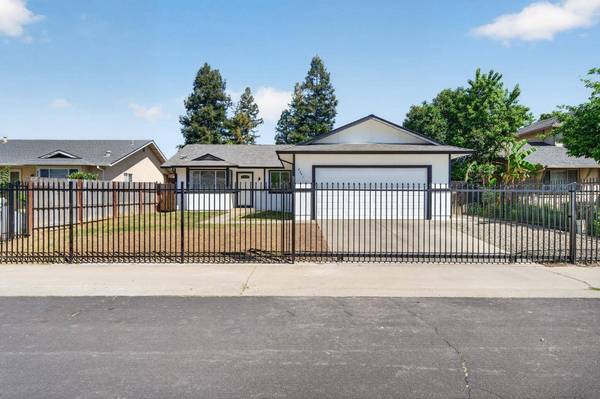 8251 Kilmer CIR, Sacramento, CA 95828