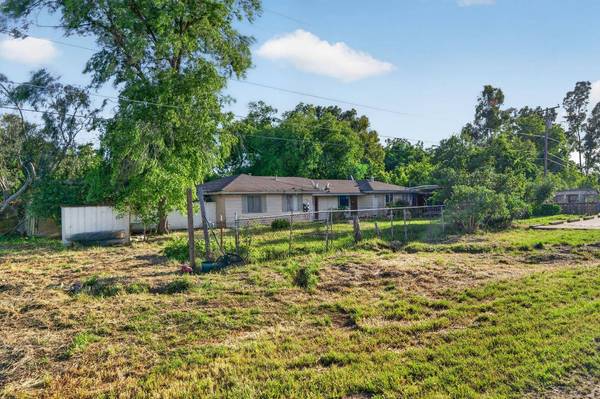 8233 Short RD, Sacramento, CA 95828