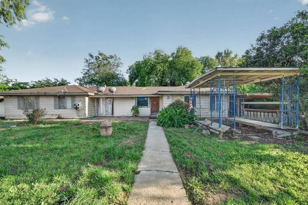 8233 Short RD, Sacramento, CA 95828