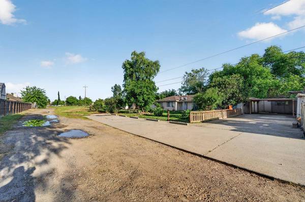 8233 Short RD, Sacramento, CA 95828