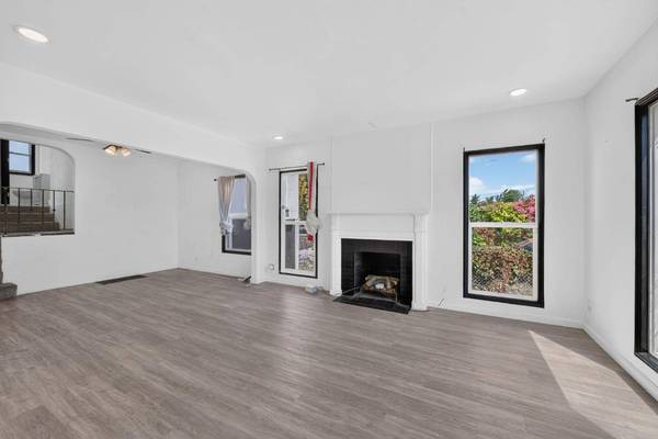 9307 C ST, Oakland, CA 94603