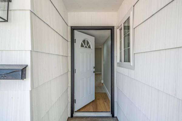 5913 Brett DR, Sacramento, CA 95842