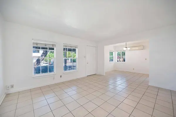 2500 Hawthorne ST, Sacramento, CA 95815