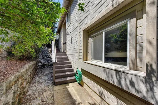 211 Incline DR, Colfax, CA 95713