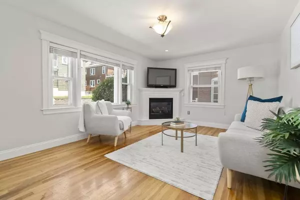 188 Gladstone St #1, Boston, MA 02128