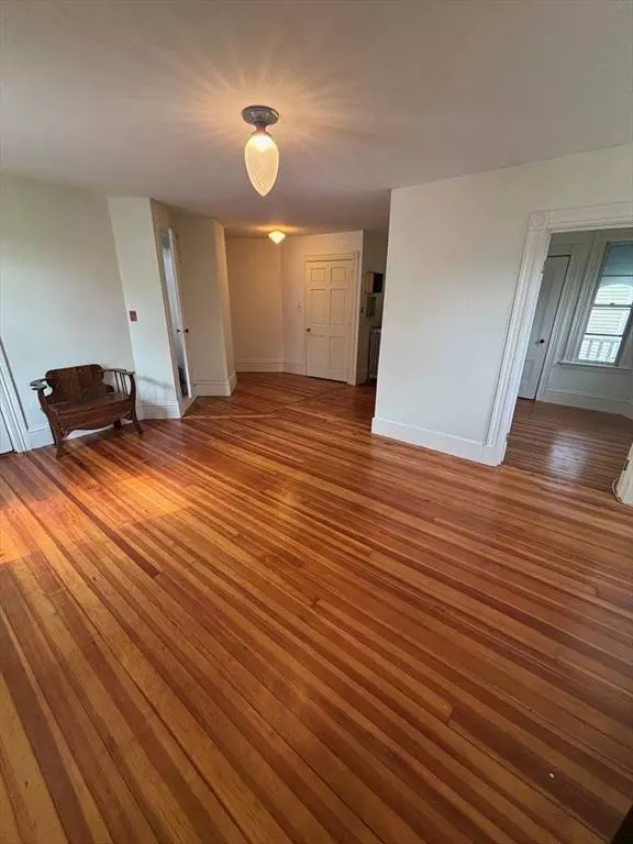 27 Blake St #2, Cambridge, MA 02140