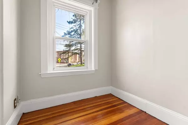 221 Shurtleff St #2, Chelsea, MA 02150