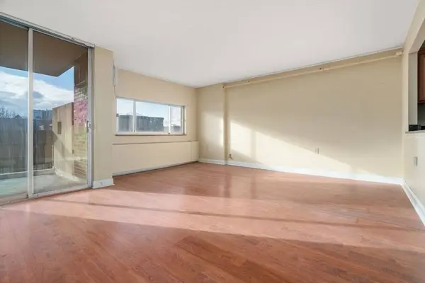 872 Massachusetts Avenue #304, Cambridge, MA 02139