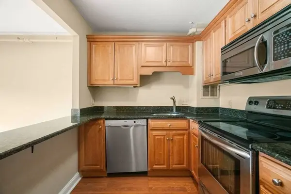 872 Massachusetts Avenue #304, Cambridge, MA 02139