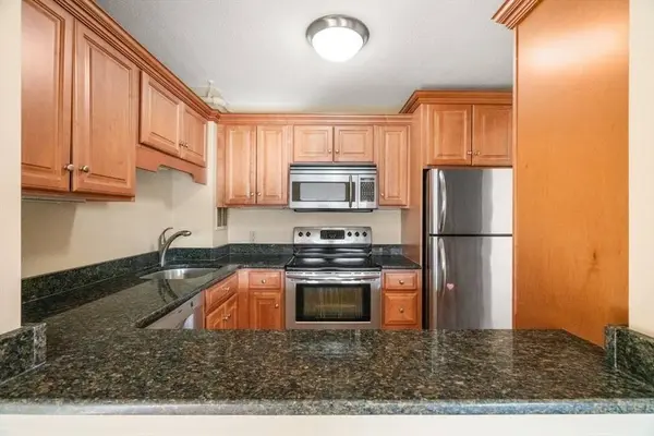 872 Massachusetts Avenue #304, Cambridge, MA 02139