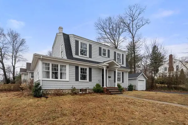 2 Lakewood Rd, Weymouth, MA 02190