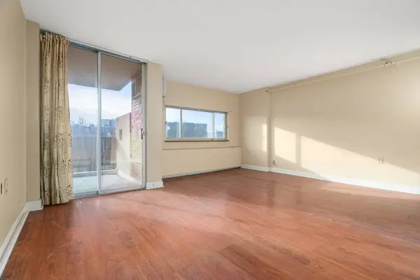 872 Massachusetts Avenue #304, Cambridge, MA 02139