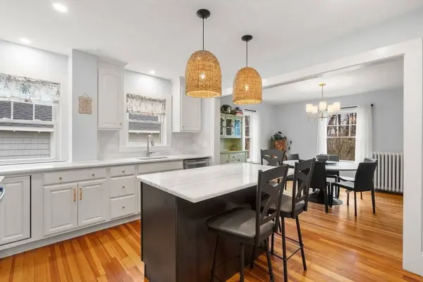 2 Lakewood Rd, Weymouth, MA 02190