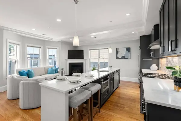 27 Washburn St #5, Boston, MA 02125