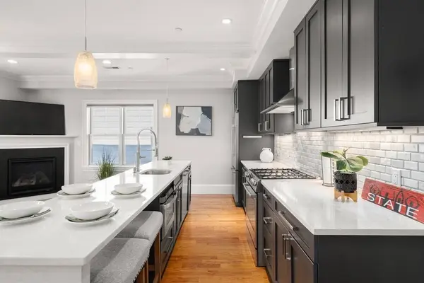 27 Washburn St #5, Boston, MA 02125