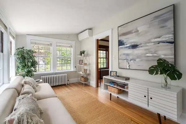 33 Longfellow Road, Melrose, MA 02176