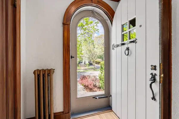 33 Longfellow Road, Melrose, MA 02176