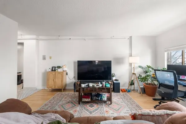 872 Massachusetts Avenue #303, Cambridge, MA 02139