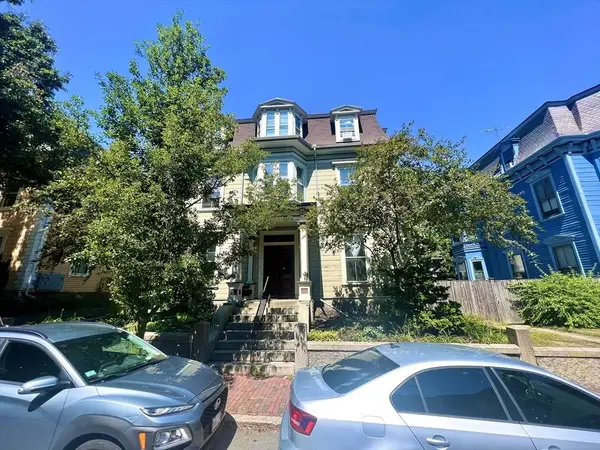 15 Bigelow Street #1, Cambridge, MA 02139