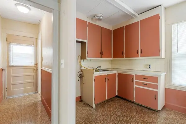 112 Dudley Street, Cambridge, MA 02140
