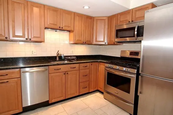 39 Ellery #7, Cambridge, MA 02138