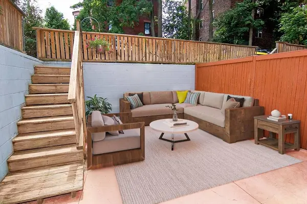 39 Ellery #7, Cambridge, MA 02138