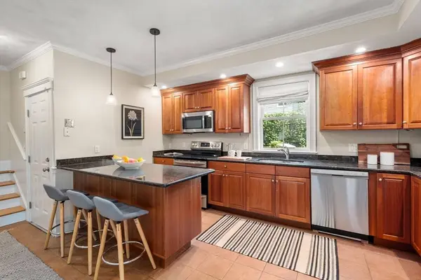 509 Franklin Street #1, Cambridge, MA 02139