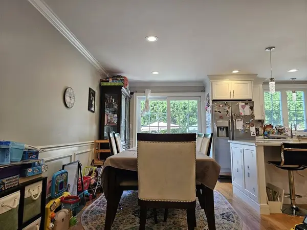 11 Arnold St #11, Arlington, MA 02476
