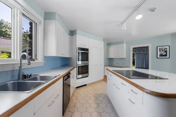 110 Northfield Rd, Lunenburg, MA 01462