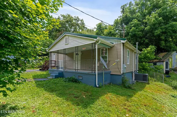 175 Andys Ridge Rd, Rocky Top, TN 37769