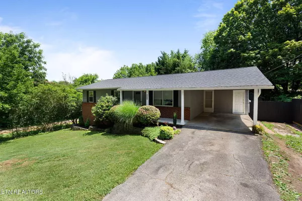 4810 Moss DR, Knoxville, TN 37912