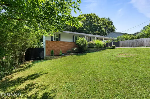 4810 Moss DR, Knoxville, TN 37912