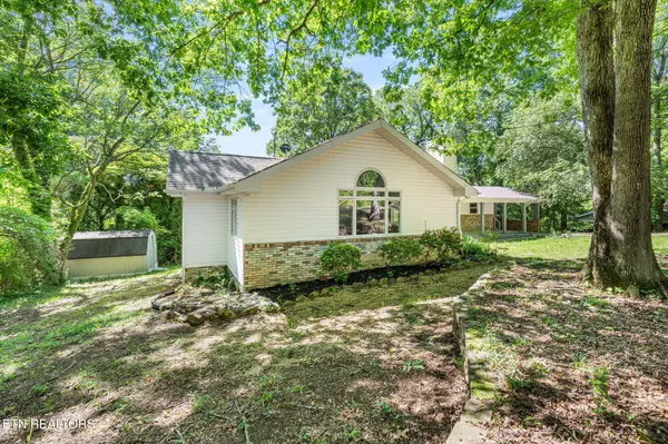 17 Westover DR, Oak Ridge, TN 37830