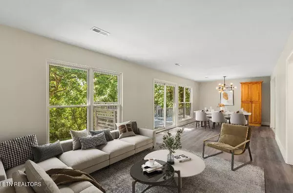 17 Westover DR, Oak Ridge, TN 37830