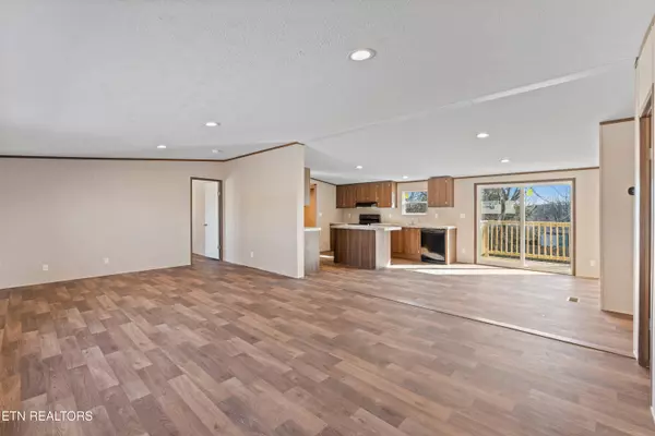 911 Summer St, Loudon, TN 37774