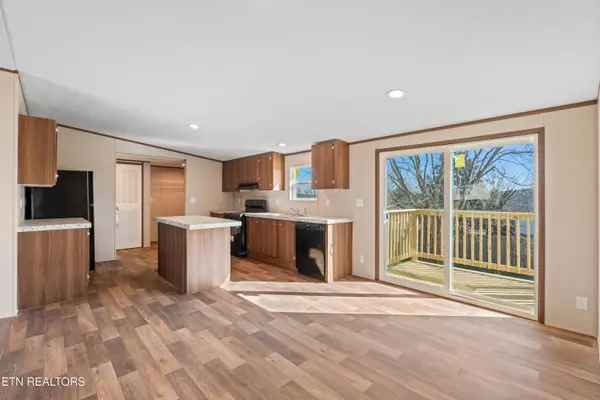 911 Summer St, Loudon, TN 37774