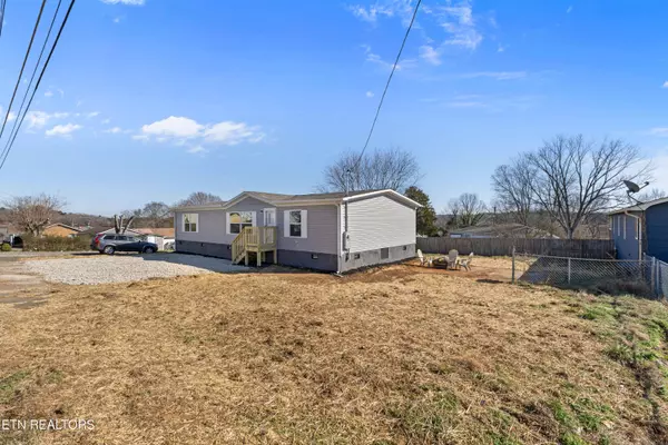 911 Summer St, Loudon, TN 37774