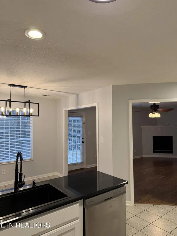 1615 Joe Hinton Rd, Knoxville, TN 37931