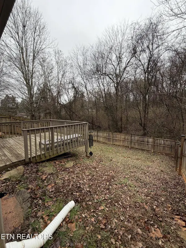 1615 Joe Hinton Rd, Knoxville, TN 37931