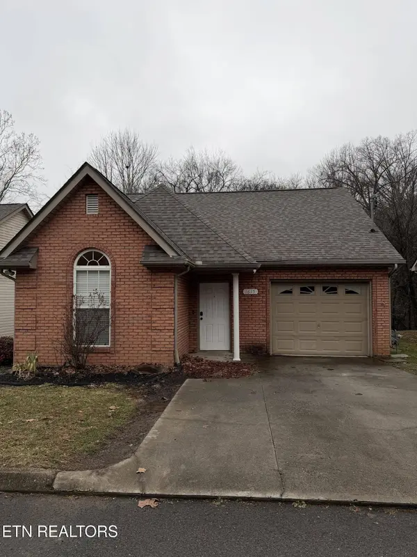1615 Joe Hinton Rd, Knoxville, TN 37931