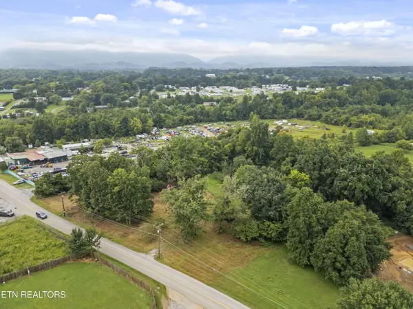 214 Doc Norton Rd, Maryville, TN 37804