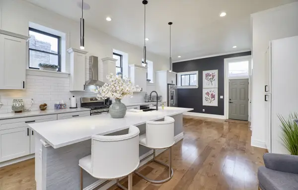 3461 Utah St, St Louis, MO 63118-2726